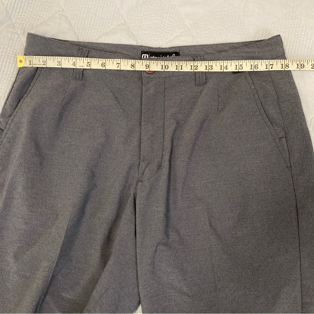 Travis Mathew Men's Gray Shorts Strech Pockets Performance size 36 - Picture 11 of 13